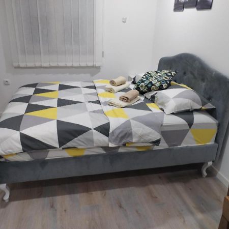 Tid Apartman Aranđelovac Eksteriør billede